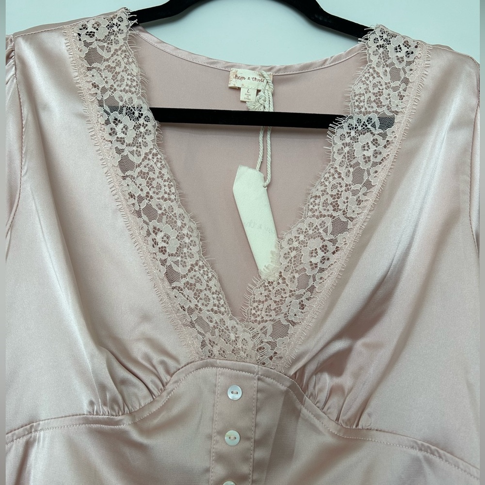 *NEW* Hem & Thread Top - Picture 2 of 5